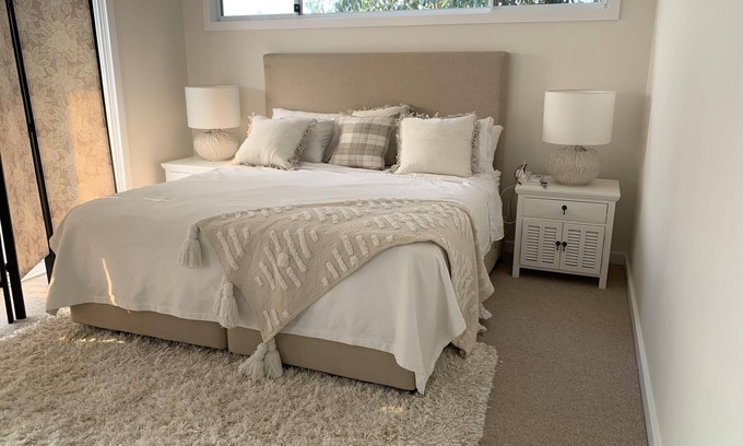 Freshwater Apartment | Sealoc Beach Apartment - Escape to this exquisite two-bedroom house/apartment nestled amidst lush tropical gardens with views of Curl Curl Beach: