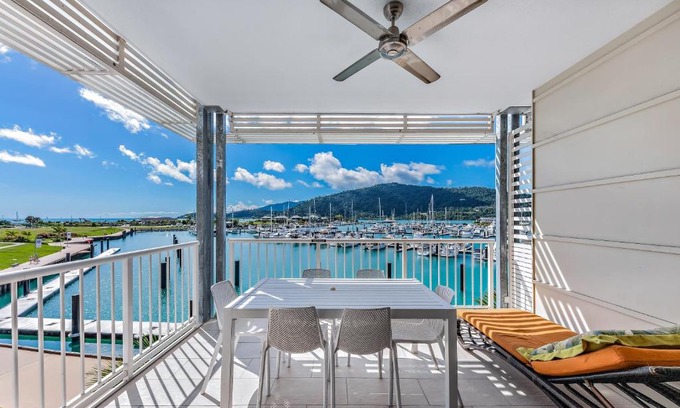 Airlie Beach Apartment | Seas the Day at the Marina