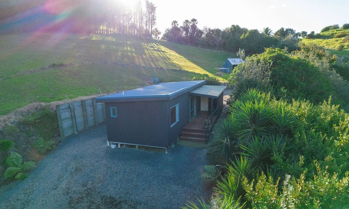 Mahinepua Cottage | Seascape Cottage - Mahinepua Bay Clifftop Retreat