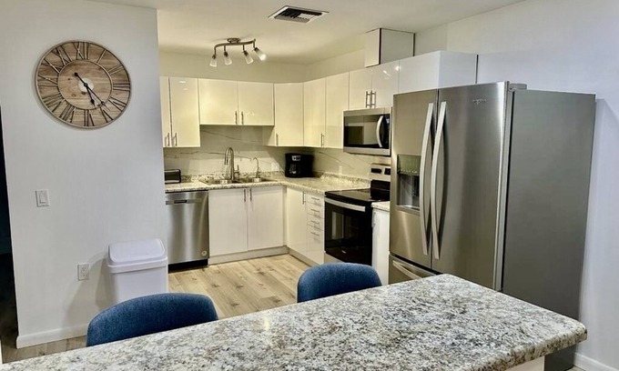 Boynton Beach Apartment | Seashell 5 - You seasonal rental less than a mile from the beachnGreat Location!