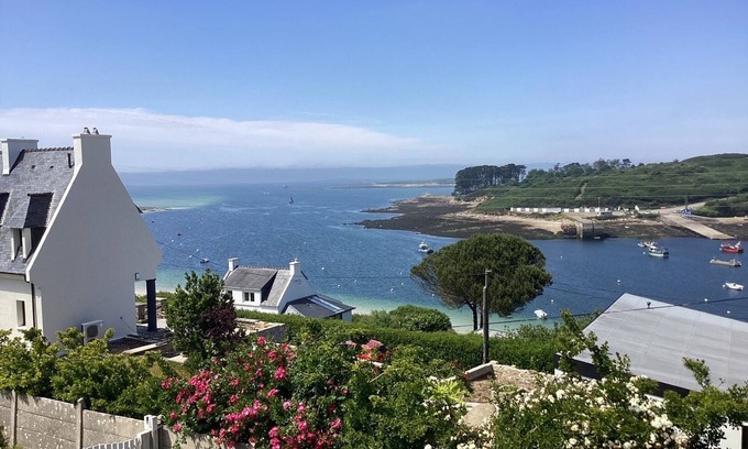 Saint-Pabu House | Seaside fisherman's cottage in the immediate vicinity of the beach