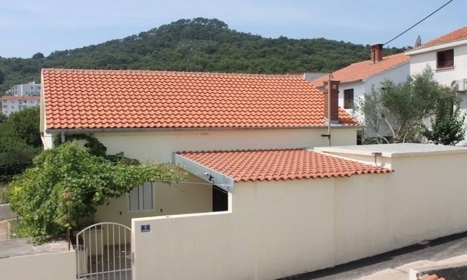 Preko House | Seaside holiday house Preko, Ugljan (K-12078)