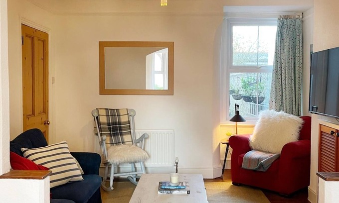 Littlehampton House | Seaside House - Large Family Home