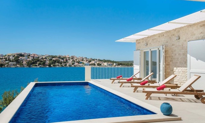 Podglavica House | Seaside luxury villa with a swimming pool Zatoglav, Rogoznica (K-11685)