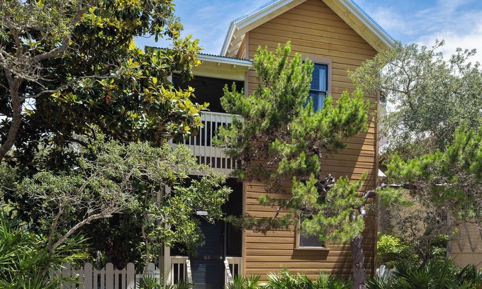 Seaside House | Seaside "Pleasure Principal"| 2 BR | 3 Bath |Sleeps 6| Pet Friendly | Bikes!
