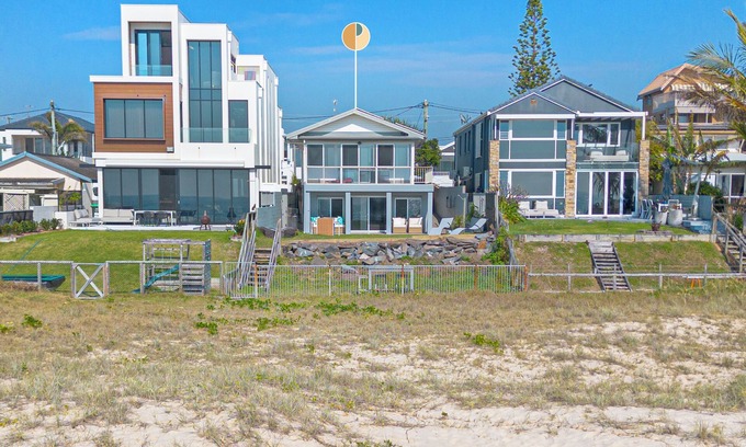 Palm Beach House | Seaside Serenity | Exclusive Beachfront Escape. Absolute Beachfront 4 BR Parking
