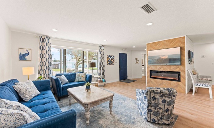 Harbor Heights House | Seaside Serenity Retreat with BBQ & Tiki Hut Steps from the Beach