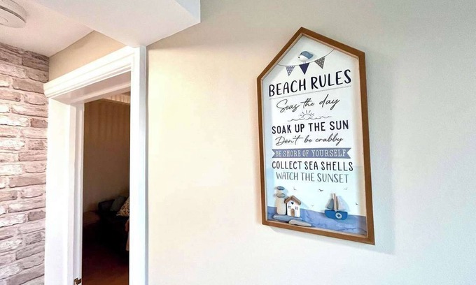 Hayling Island Apartment | Seaside Snug by Honeywhite Homes