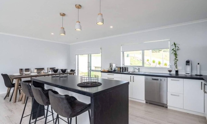 Mangawhai Heads House | Seaside Style – Mangawhai Holiday Home