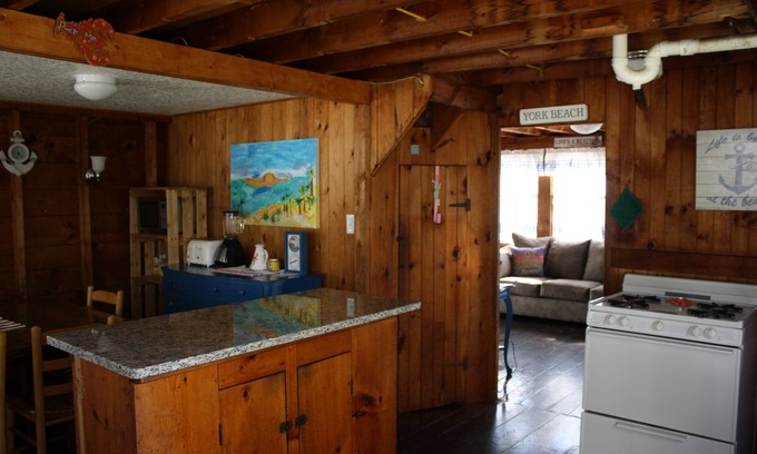 York Beach Cottage | Seasonal 4 Bedroom cottage at Long Sands beach.