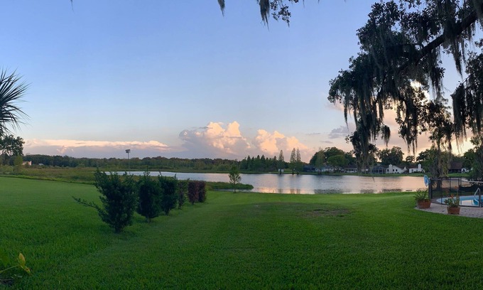 Limona Improvement Cottage | Seasonal Cottage-Brandon Fl. Lake view 813-376-5015