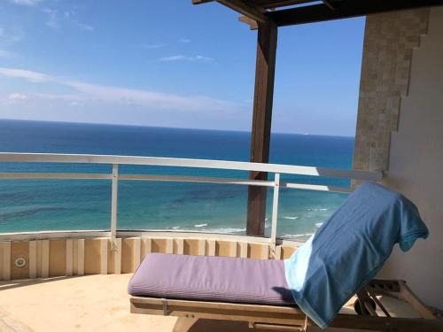 Netanya Apartment | SeaView, 4br beachfront penthouse