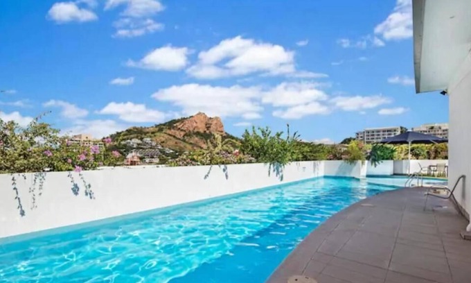Townsville Apartment | SEAVIEWS@Dalgety| 2Bed2Bath City Apt WALK TO BEACH