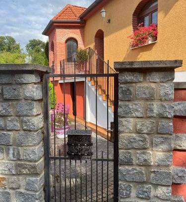 Holic Apartment | Sebe apartments 5