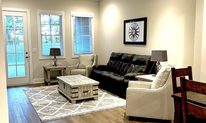 Auburn - Opelika House | SEC House-2025 FB game weekends include 4 endzone tickets 2 night min-sleeps 8