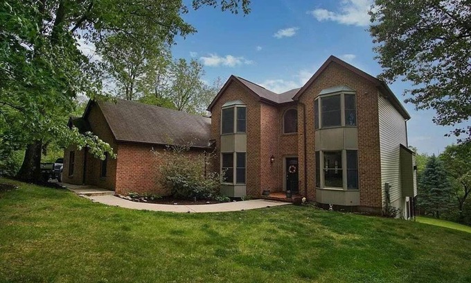 State College House | Secluded 4 bedroom with hot tub minutes from campus