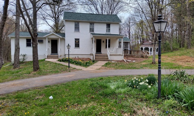 Laurelton House | Secluded 4-Bedroom house on wooded waterfront property adjoining Penn's Creek.
