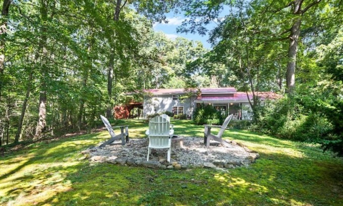 White Bluff Other | Secluded 5-acre Woodland Hideaway Retreat; Family reunion Haven; Pet Friendly