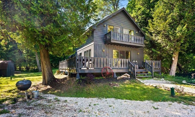 Algoma Cabin | Secluded Cabin! Hot Tub, Lake Access, Arcade RM!