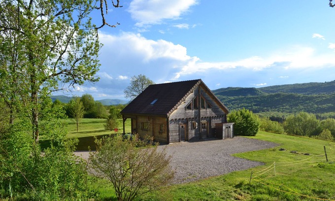 Onoz House | Secluded chalet in the sun with breathtaking views of a wooded valley