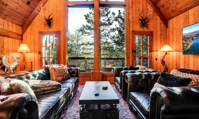 Blue Jay Ski Chalet | Secluded Chalet - Hot Tub, Firepits, Decks & Games