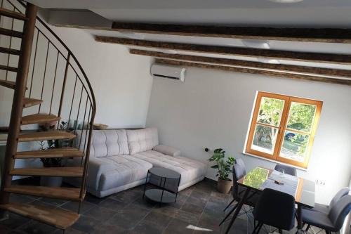 Mrljane House | Secluded cottage in an orchard, island Pasman