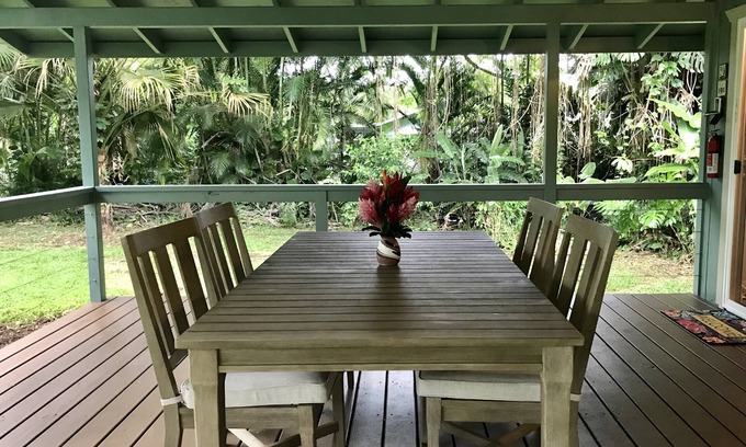 Hana Cottage | Secluded cottage on Tropical flower farm