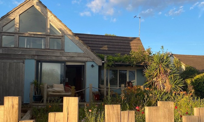 Emsworth Cottage | Secluded Cottage With Estuary Views East and West