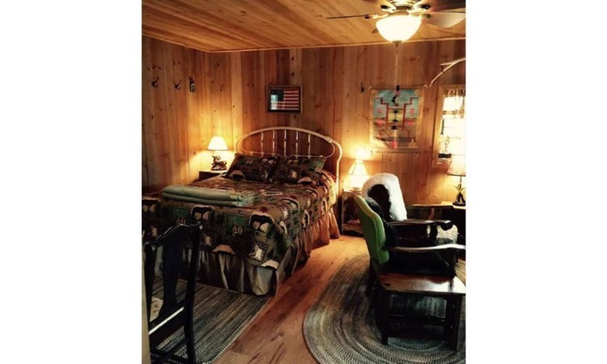 Lewis Cabin | Secluded Cozy Cabin in the Forest