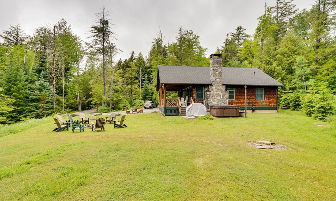 Tannersville Cabin | Secluded Elka Park Cabin: Hot Tub & Fire Pit!