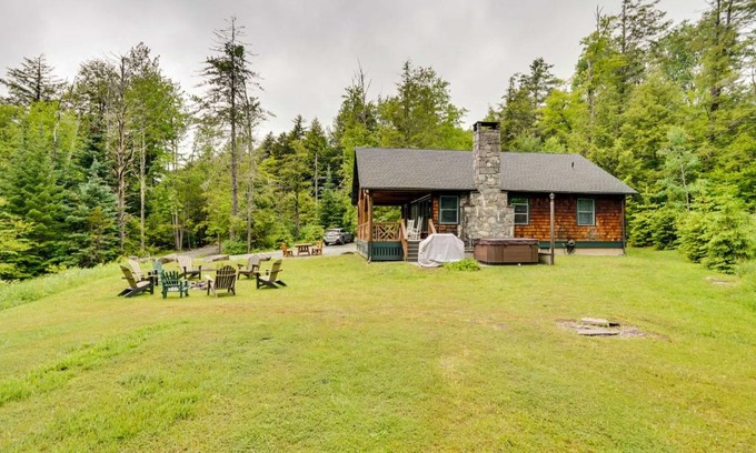 Tannersville House | Secluded Elka Park Cabin Hot Tub and Fire Pit!