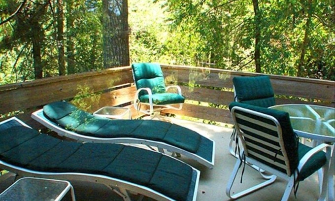 Summerhome Park House | Secluded Hillside Hideaway Offers Elegance, Comfort, Amenities