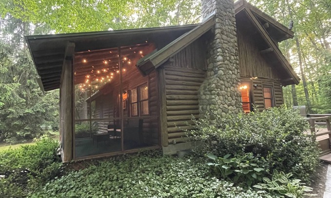 South Haven Cabin | Secluded Log Cabin with trail to North Point County Park to the beach.