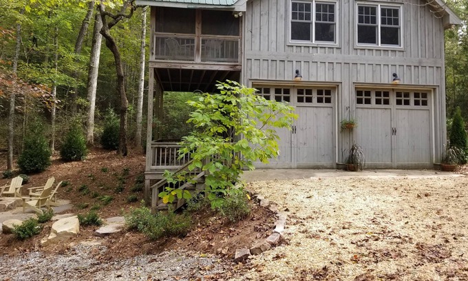 Lakemont Cabin | Secluded Mountain Cabin on 3 acre Seed Lake Property - Sleeps 6 comfortably