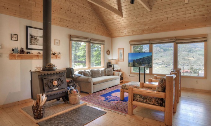 Creede Cabin | Secluded Mountain Cabin - Pet Friendly - National Forest Access