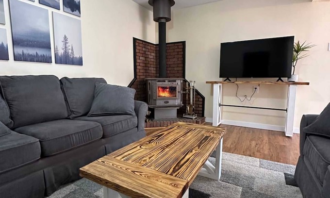 Pittsburgh House | Secluded & Peaceful City Escape