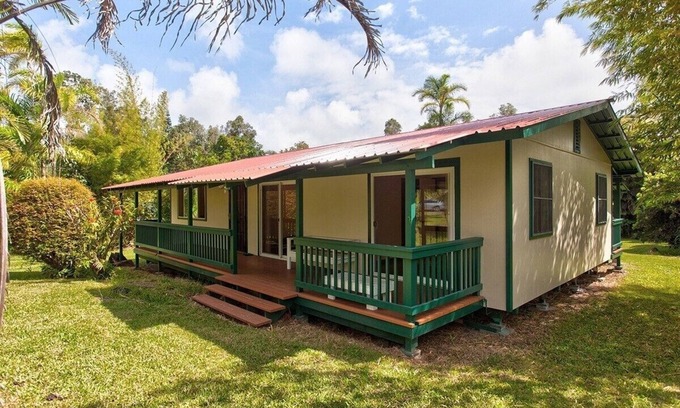 Kapoho House | Secluded Quiet Home Near Pahoa. Easy Day Trips to Hilo & Volcano National Park