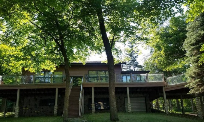 Pelican Rapids Cabin | Secluded Retreat at Stunning Lakefront Estate