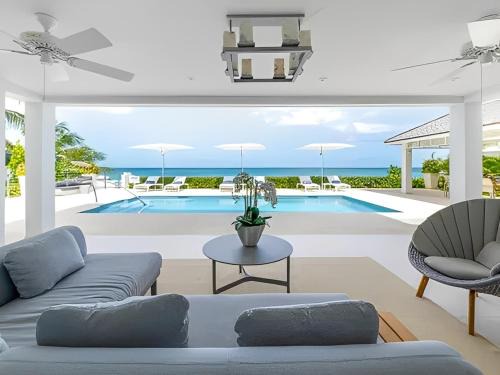 Long Bay House | Secluded Serene