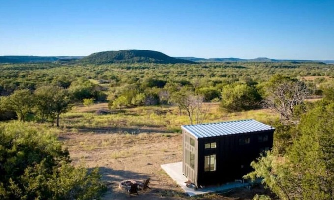 Thurber Cabin | Secluded Tiny Home Hideaway w/Scenic Views & Cozy Firepit