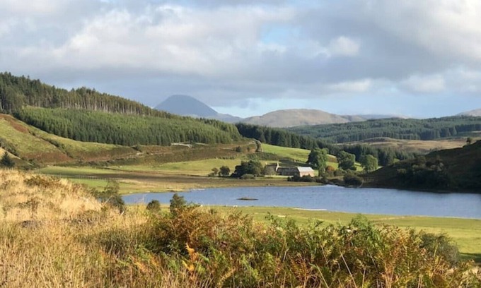 Gruline Cottage | Secluded traditional Island house surrounded by river and wild flower meadows