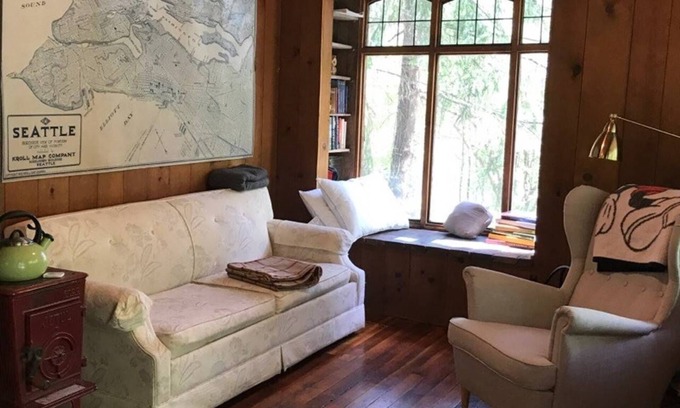 North Admiral Cabin | Secluded Tree-Top Cabin on West Seattle Waterfront