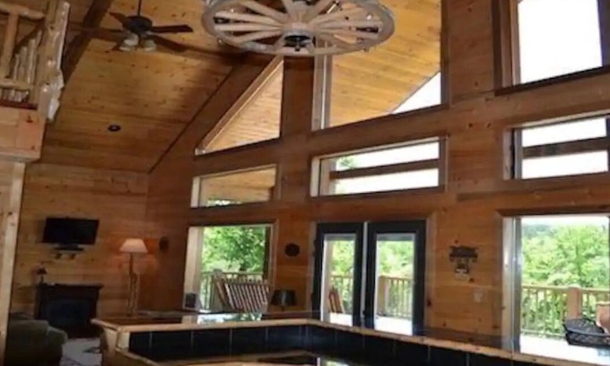 Broken Bow Cabin | Seclusion! Whispering River Cabin near Broken Bow