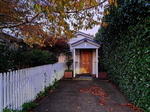 Waitara House | Secret Cottage