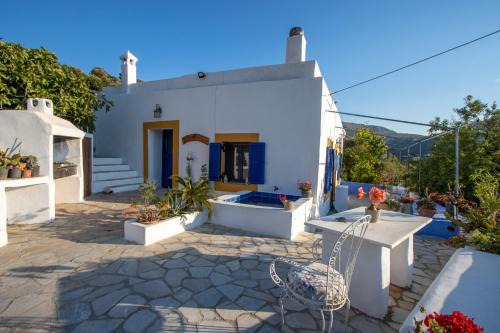 Leros House | Secret Garden, a little paradise of tranquility.