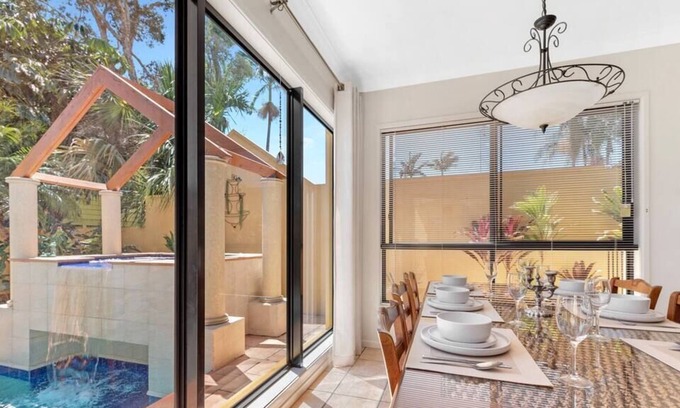 Mudjimba House | Secret 🤫 Tuscan style Oasis with Pool & Spa in moments from the Beach