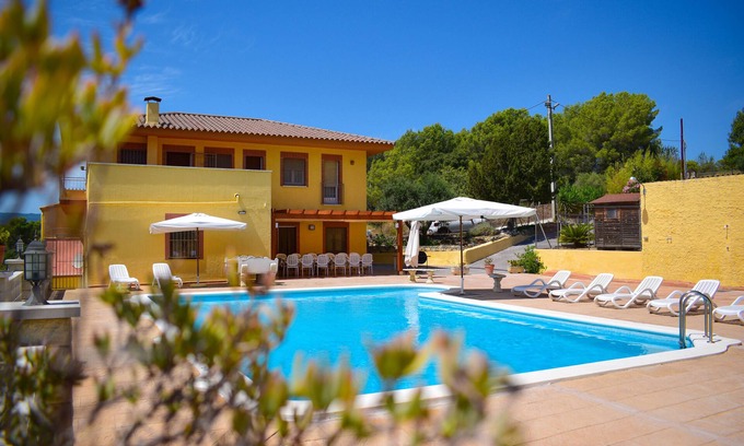 Castellet i la Gornal Villa | Self catering Cal Vimón for 14 people