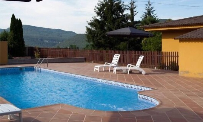 Sant Esteve de Llemena Cottage | Self catering La Roureda for 12 people
