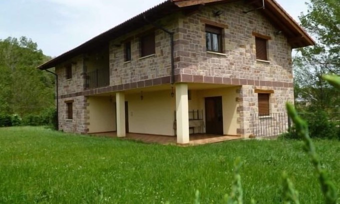San Salvador de Cantamuda Cottage | Self catering Llosa for 10 people