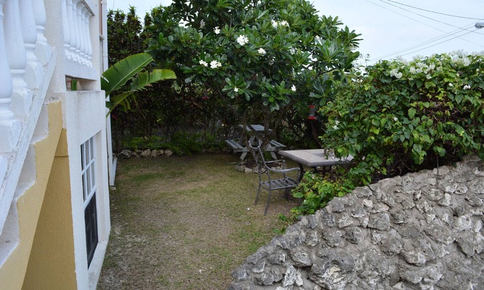 Wotton Apartment | Self Contained, Self Service, 2 Bedroom, 1 Bathroom, Air Conditioned